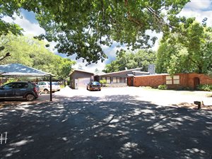 320 m² Office Space in Selcourt