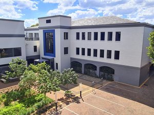 3300 m² Office Space in Hatfield