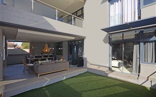 3 Bedroom Apartment in Oaklands