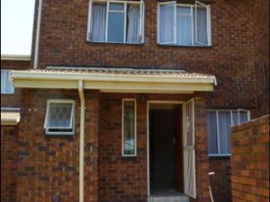 3 Bed Apartment in Brackendowns