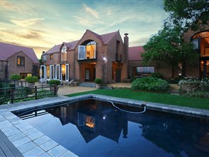 5 Bed House in Westcliff
