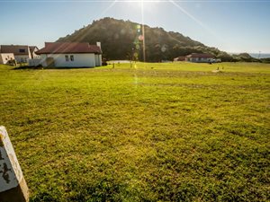 750 m² Land available in Glen Gariff