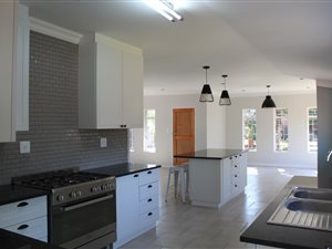 3 Bed House in Tileba