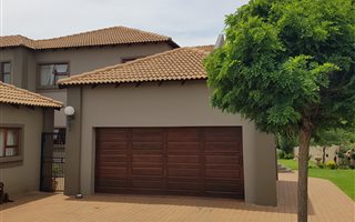 4 Bedroom House in Raslouw Glen