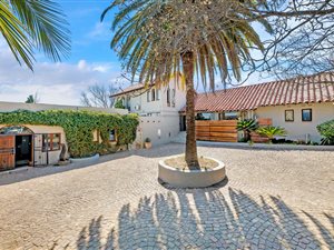 5 Bed House in Chartwell