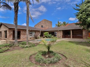 4 Bed House in Loerie Park