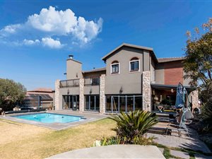 4 Bed House in Ebotse Estate