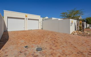 2 Bedroom House in Sunningdale