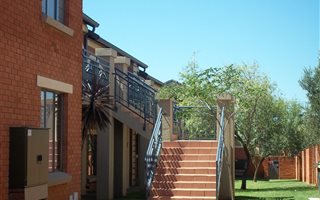 2 Bedroom Simplex in Mooikloof Ridge