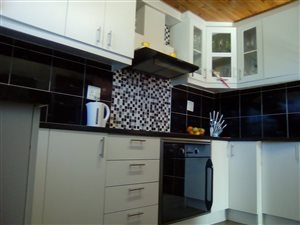 5 Bedroom House in Lavender Hill
