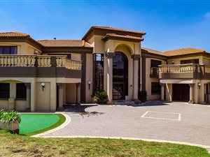4 Bed House in Ebotse Estate