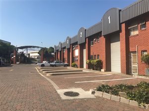 337 m² Industrial space in Strydompark