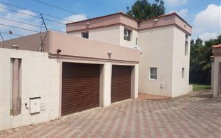 3 Bedroom Townhouse in Verwoerdpark