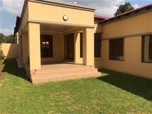 3 Bed House in Cedar Lakes