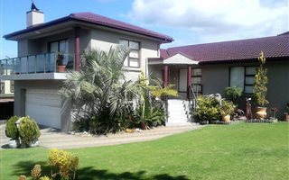 5 Bedroom House in Menkenkop