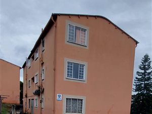 2 Bed Apartment in Grove End