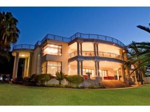 6 Bed House in Waterkloof Glen