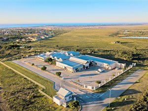 2350 m² Retail Space in Jeffreys Bay