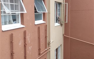 2 Bedroom Apartment in Weltevreden Park