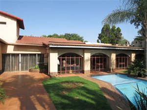 4 Bed House in President Park