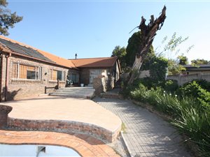 3 Bed House in Weltevreden Park