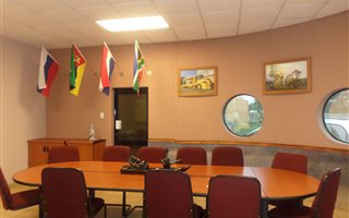 1600 m² Office Space in Alton