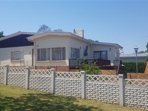 3 Bed House in Kingswood
