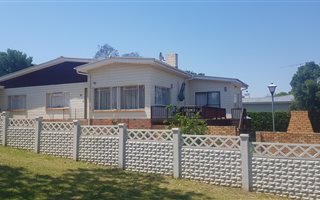 3 Bedroom House in Kingswood