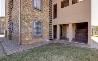 2 Bedroom Apartment in Wilgeheuwel
