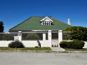5 Bed House in St Georges Park