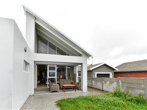 3 Bedroom Townhouse in Salisbury Park