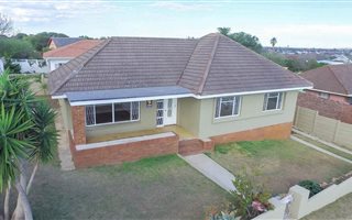 3 Bedroom House in Newton Park