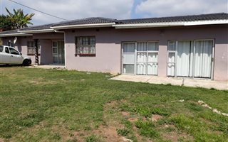 4 Bedroom House in Hilltop Gardens