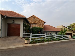 4 Bed House in Kameelfontein and surrounds