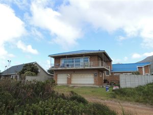 4 Bed House in Bettys Bay