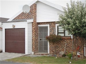 2 Bed House in Pearly Beach