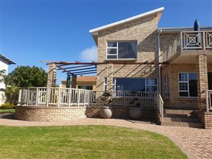4 Bed Duet in Menkenkop