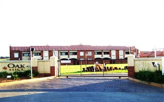 2 Bedroom Apartment in Mooikloof Ridge