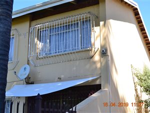 3 Bed Duplex in Brits Central