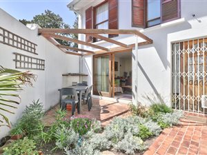 2 Bed Townhouse in Wynberg Upper