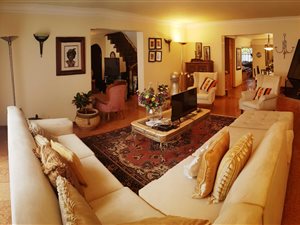 10 Bed House in Observatory