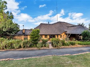 6 Bed House in Farmall