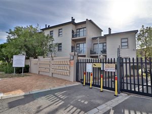 2 Bed Apartment in Sonstraal Heights