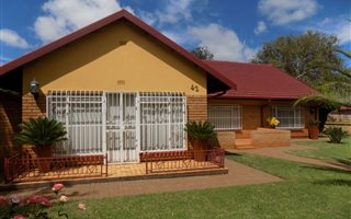 4 Bedroom House in Oberholzer