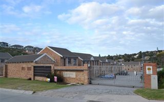2 Bedroom Duplex in Lovemore Park