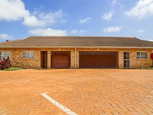 2 Bed Apartment in Richards Bay Central