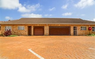 2 Bedroom Apartment in Arboretum