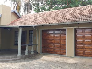 4 Bed House in Roseville