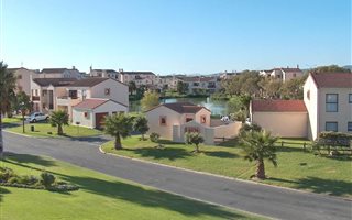 2 Bedroom Apartment in Greenways Golf Estate