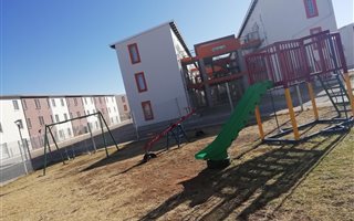 2 Bedroom Apartment in Adamayview